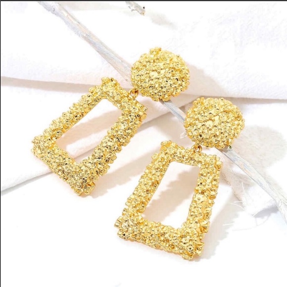 • Kam • Gold Etched Statement Earrings - Picture 4 of 5